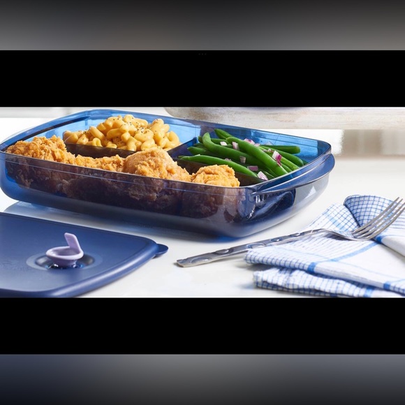 New Tupperware Vent 'N Serve® Large Rectangular Divided Dish Container. - Picture 2 of 6